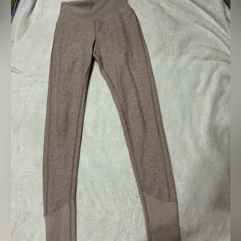 ALO Yoga Beige heathered High-Waisted Leggings Size XXS Athletic Yoga Pants